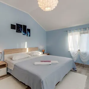 Leon & Rent A Quad Mali Losinj