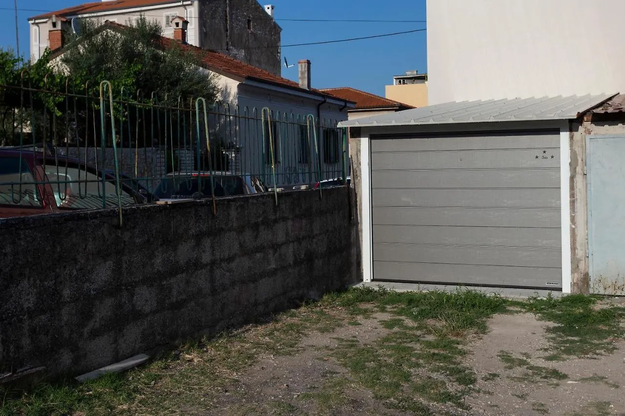 Apartman Izis Centar Pule Pula Apartamento